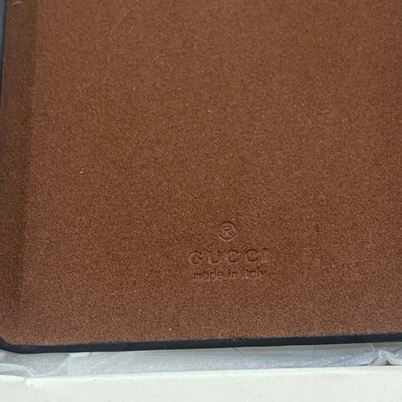 Gucci Blind for Love GG MONOGRAM bumblebee Bee IPhone case cover - Picture 8 of 12